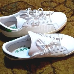 Adidas    "Vintage" Rod Laver  Trainers